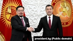 Монголия парламентинин төрагасы Гомбожавын Занданшатар менен Кыргызстандын президенти Садыр Жапаров. 28-февраль, 2024-жыл.