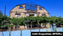 Сгоревший дом в селе Каралети