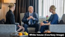 Джо Байден під час зустрічі з Юлією і Дашею Навальними в Сан-Франциско, США, 22 лютого 2024 року