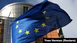 Як зауважують в Єврокомісії, ресурси для підтримки України будуть доступні з липня 2024 року з виплатами раз на два роки.