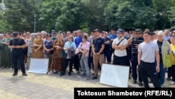 Электрондук коштомо кагазды (ЭТТК) жана электрондук эсеп-фактураны (ЭЭФ) колдонууга каршы акцияга чыккан соодагерлер. 12-июнь, 2024-жыл.