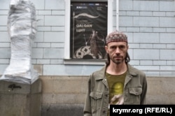 Рустем Скибин Киев картина галереясе яныда үзенең күргәзмәсе ачылышы алдыннан