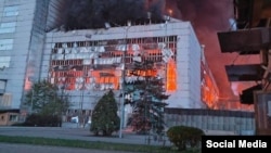 Rus güýçleri 11-nji aprelde Kiýew, Çerkasiý we Žytomyr sebitlerini elektrik energiýasy bilen üpjün edýän Trypilska elektrik stansiýasyna zarba urdy. 