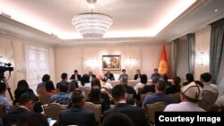 ЖК депутаттарынын мекендештер менен жолугушуусу. 2024-жыл, май.