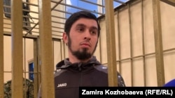 Мансур Мовлаев, чеченстандык активист. Бишкек шаардык соту. 31-октябрь, 2023-жыл.