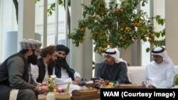 سفر سراج‌الدین حقانی به امارات متحدهٔ عربی در حالی که تحت تحریم‌های بین‌المللی قرار دارد.