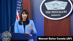 Під час брифінгу заступницю речника Міноборони США Сабріну Сінгх запитали про можливий дозвіл Вашингтона використовувати Києву західну зброю для ударів вглиб Росії.