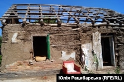 Зруйнована хата