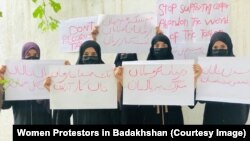 زنان افغان در تلاش‌اند تا با وجود محدودیت‌های شدید، به حقوق اساسی خود دست یابند و جامعه بین‌المللی را به حمایت بیشتر دعوت می‌کنند.
