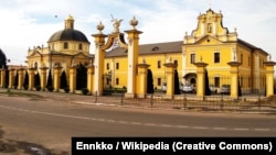 Свято-Юрський монастир оо. Василіян у місті Червонограді, яке хочуть перейменувти на Шептицький на честь глави УГКЦ Адрея Шептицького (сучасний вигляд)