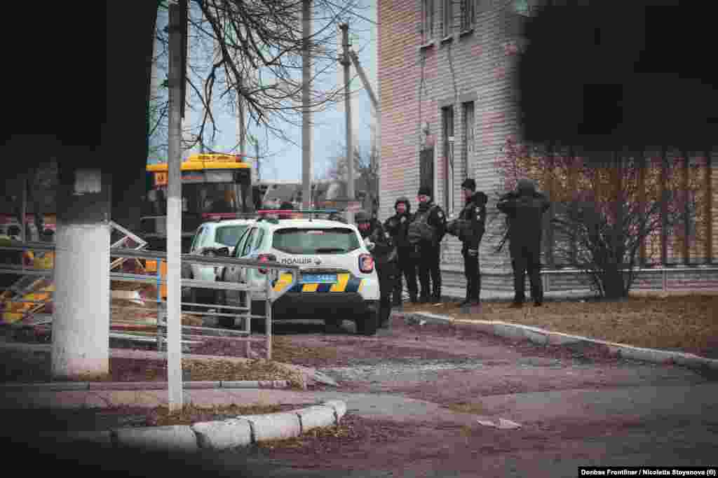 Евакуація місцевих жителів силами поліції