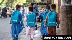 شماری از شاگردان مکاتب در یکی از ولایات افغانستان - عکس از آرشیف