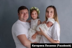 Через постійні бойові чергування Євген не часто бував вдома