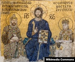 Імператор Костянтин ІХ Мономах та імператриця Зоя, мозаїка константинопольського храму святої Софії (нині Стамбул), ХІ століття