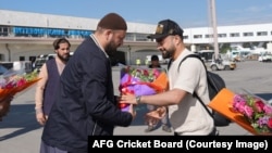 تصویر از جریان برگشت راشد خان به کابل . ( تصویر از صفحه کریکت بورد افغانستان) 