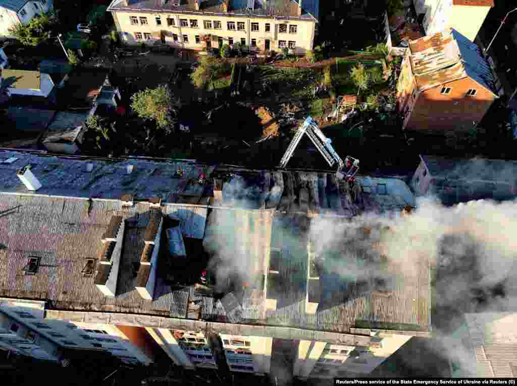 Один із житлових будинків у Львові, що був пошкоджений унаслідок російської ракетної атаки.&nbsp; 15 серпня 2023 року