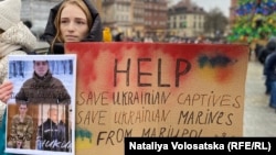 Мовчазна акція на підтримку українських військовополонених. Варшава, 17 грудня 2023 року