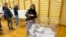 Участники голосования на избирательном участке в Варшаве. Польша, 15 октября 2023 года