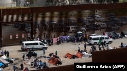 Мигранты на границе Мексики и США