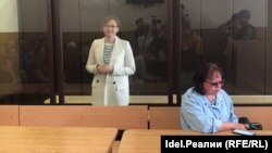 Орусиядагы оппозициячыл саясатчы Алексей Навальныйдын Башкырстандагы штабынын жетекчиси Лилия Чанышева сотто. Уфа шаары. 14-июнь, 2023-жыл.