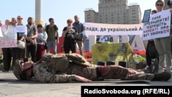 «Ми саме ті родини, у яких стоїть скринька з прахом дитини або на тимчасовому зберіганні у міському крематорії, або дома» – Віра Литвиненко, мати полеглого бійця «Азову» Владислава Литвиненка