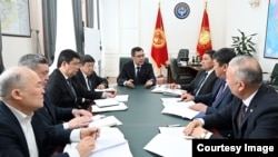 Садыр Жапаров провел совещание по исполнению земельной амнистии. 