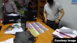 Атайын кызмат тараткан сүрөт