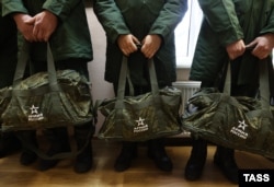 Призовники на збірному пункті військкомату Ленінградської області, Росія, листопад 2022 року