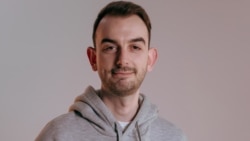 Як жартаваць з улады, каб ня сесьці, і з апазыцыі, каб ня стаць «агентурай». Гутарка са стэндапэрам