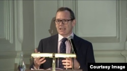 Професор Пітер Робертс