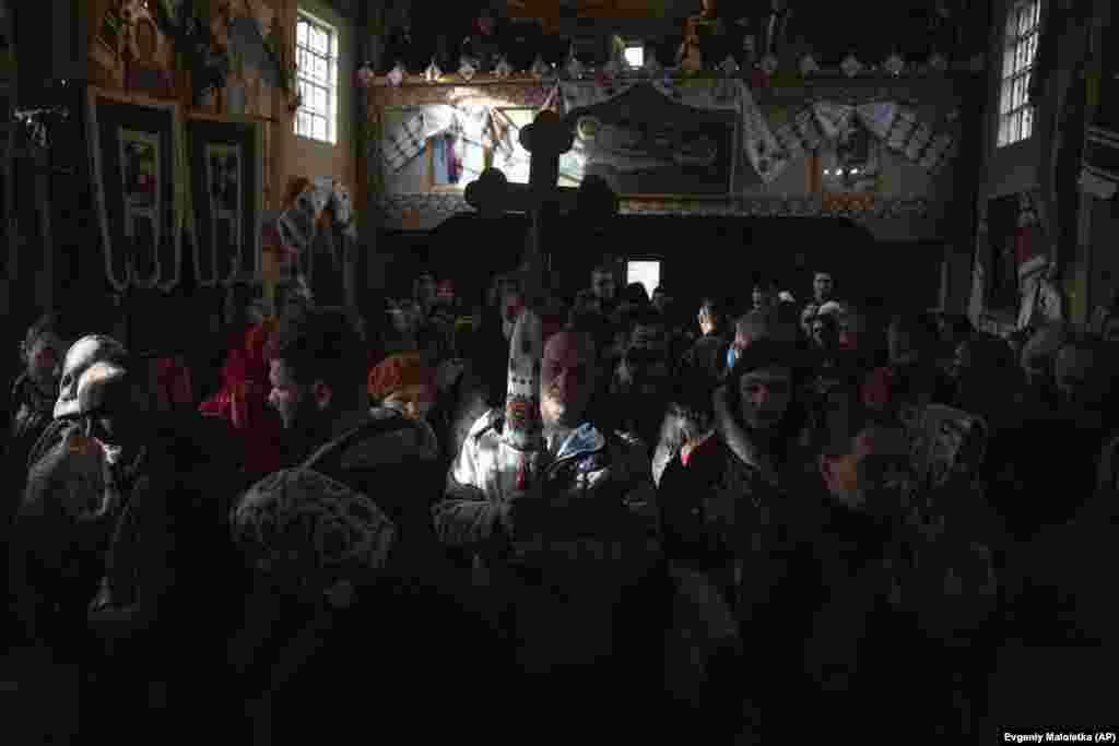 В рамках торжеств прихожане могут помолиться в сельской церкви...