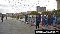 تصویر آرشیف: برگزاری نماز عید 