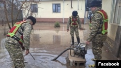 Суу каптаган үйдү тазалоо. 22-март. Арча-Бешик.