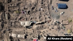 زلزله در هرات نیز به عنوان بخشی از تغییرات اقلیمی پنداشته می شود که تعدادی از قریه ها را ویران کرد و هزاران کشته و زخمی بجا گذاشت