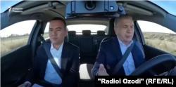 Президент Узбекистана Шавкат Мирзиеев вместе с хокимом Сурхандарьинской области инспектирует дороги и ругает последнего за плохие дороги. Камера прикреплена к лобовому стеклу автомашины