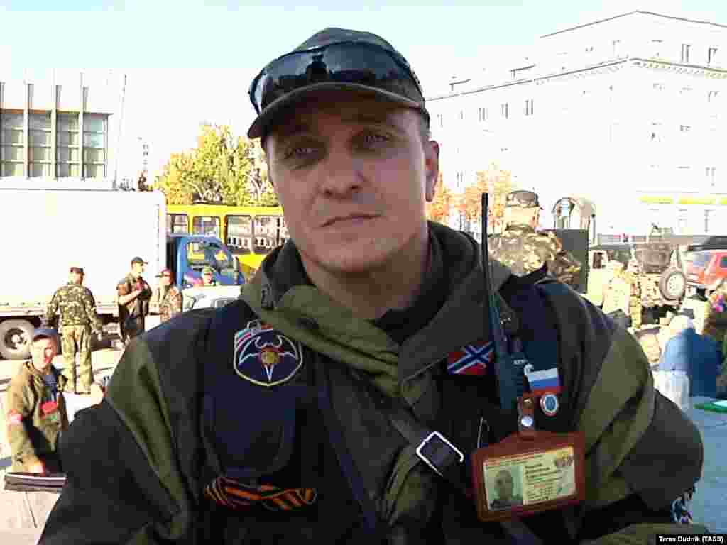 Александр Беднов, 1969-2015. Уроженец Луганска Беднов работал в советском ОМОНе. После распада СССР служил в Министерстве внутренних дел Украины. В 2014 году, когда на востоке Украины вспыхнула напряженность, Беднов создал сепаратистское ополчение, которое начало патрулировать Луганск. Некоторое время он занимал должность &laquo;министра обороны&raquo; сепаратистского квазигосударственного образования &laquo;ЛНР&raquo;. В январе 2015 года колонна, в которой находился Беднов, подверглась обстрелу. Он и еще шесть человек погибли. Вскоре после этого сепаратистские власти заявили, что Беднов погиб при сопротивлении задержанию, и заявили, что его подозревали в похищениях и пытках местных жителей. Известный лидер сепаратистов Игорь Гиркин назвал убийство &laquo;бандитской засадой&raquo; &nbsp;