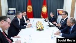 Президент Садыр Жапаров менен АКШнын сенатору Стив Дэйнс менен жолугушуу. 29-март, 2024-жыл. 