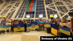 Әзербайжанға оңалуға келген украиналық балалар