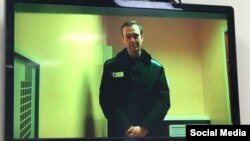 Алексей Навальный учурда Владимир облусунун Мелехово шаарчасындагы күчөтүлгөн тартиптеги түрмөдө тогуз жылдык жазасын өтөп отурат.