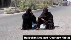 دو زن گدا در ولایت نیمروز 
