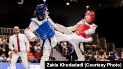 ذکیه: در سال ۲۰۰۸، آموزش‌های خود را در رشته پاراتکواندو در یک مکان سربسته در ولایت هرات آغاز کردم