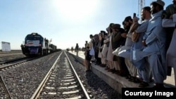 خط آةن که از ایران به افغانستان امتداد یافته است.