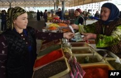 Базар в Термезе, примерно в 800 км от Ташкента. 19 октября 2021 года.