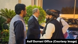 مقامات حکومت طالبان در محوطۀ برگزاری نشست سوم دوحه