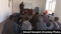 کورس سواد آموزی که در پنج ولسوالی ولایت پروان برای زنان و مردان از سوی نونیسف راه اندازی شده است