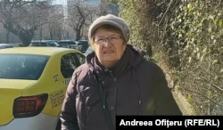 Pensionara Elena Tudor spune că, atunci când are de făcut diverse investigații medicale, e nevoită să umble cu documentele de la un medic la altul, până la stabilirea unui diagnostic.