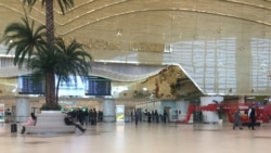 Diňle: Türk wizasyna ýüz tutýan türkmenler özlerinden 'köp mukdarda para' soralýandygyny aýdýarlar
