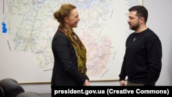Президент України Володимир Зеленський і генеральний секретар Ради Європи Марія Пейчинович-Бурич. Чернігів, 3 квітня 2023 року