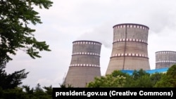 Атомдук электр станциясы. Иллюстрациялык сүрөт.