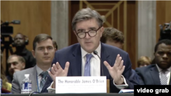 Помічник держсекретаря у справах Європи і Євразії Джеймс О’Браєн висловив розчарування тим, що Віктор Орбан «вирішив триматися осторонь в Європейському союзі, ставлячи під сумнів боротьбу за підтримку українців»